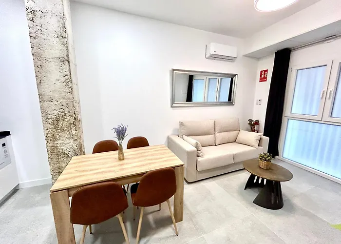 Apartment Convenient, Charming 15 Mins From Center Valencia