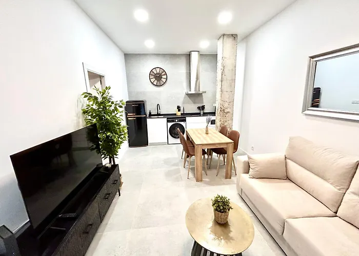 Convenient, Charming 15 Mins From Center Valencia