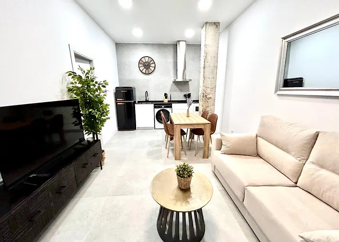 Apartment Convenient, Charming 15 Mins From Center