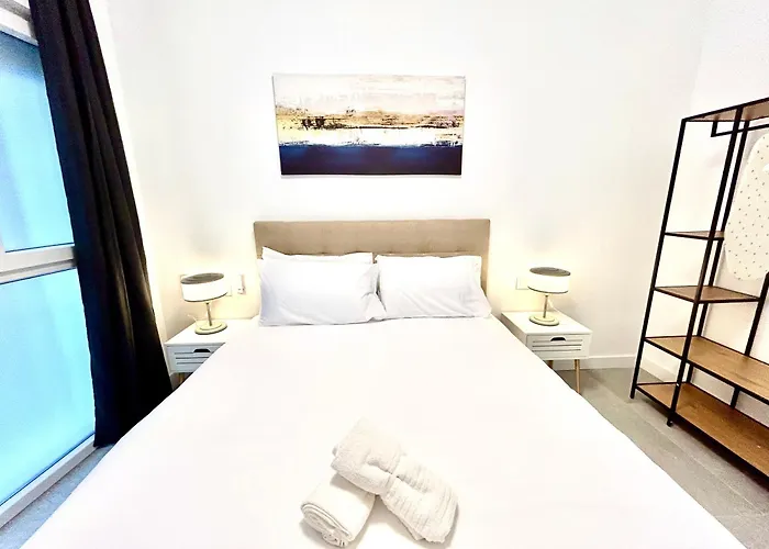 Convenient, Charming 15 Mins From Center Apartment *