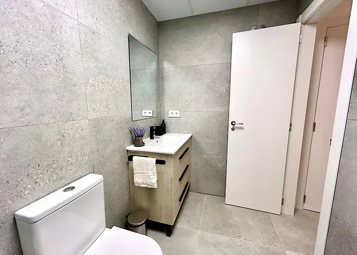 Convenient, Charming 15 Mins From Center *