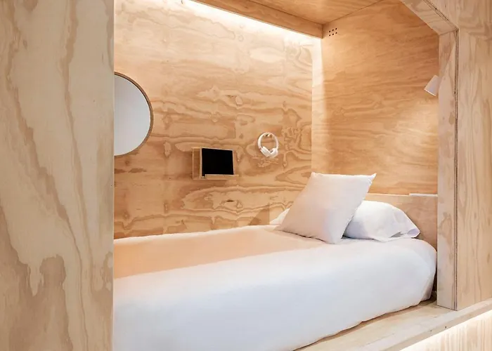 Colo Colo - Single Private Beds אכסניה