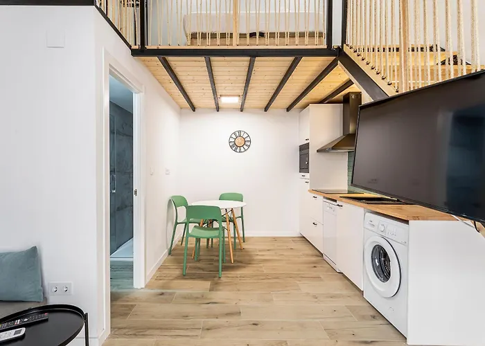 Marie Curie Flats, Lovely Duplex 3 فالنسيا