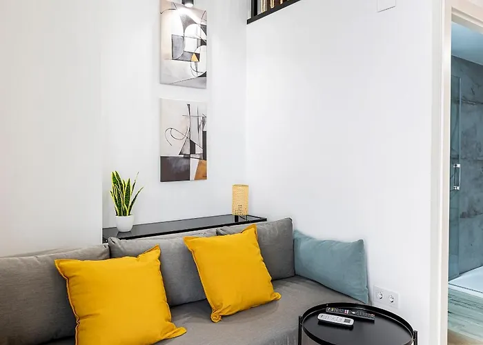 شقة Marie Curie Flats, Lovely Duplex 3 *