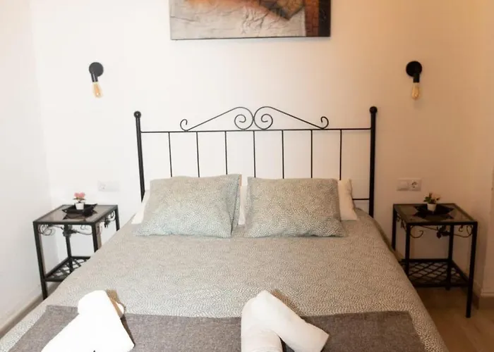 Turia Pio De 3 شقة