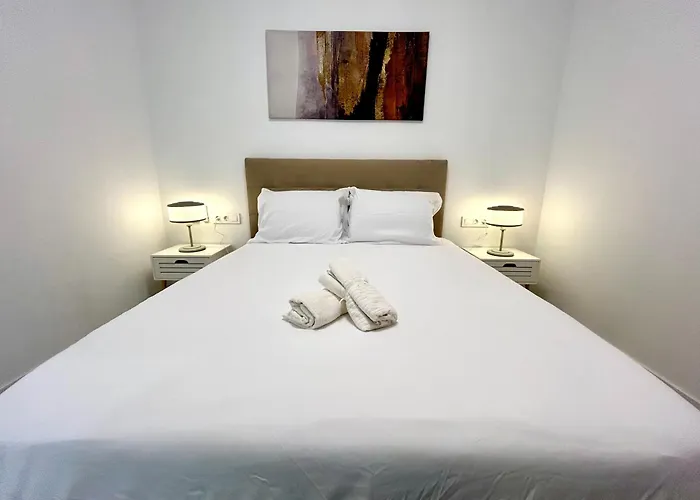 아파트 Comfort Near Metro, 2 Bed, 1 Bath *