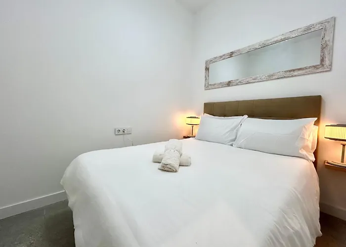 Comfort Near Metro, 2 Bed, 1 Bath 아파트 *