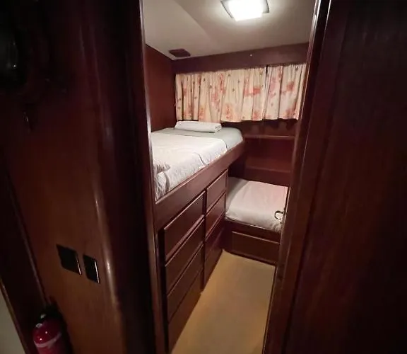 Yacht Our Alissa Hotel en barco