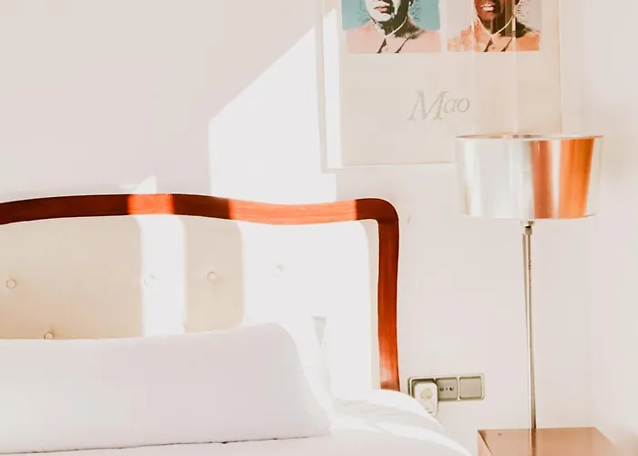 Happy - Lope De Vega * Valencia