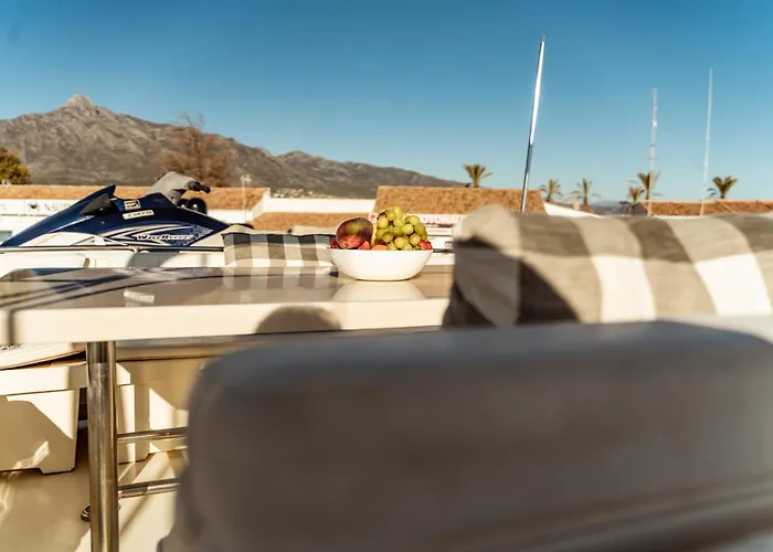 Botel Yacht Our Alissa