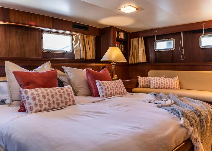 Hotel en barco Yacht Our Alissa *