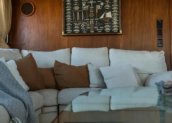 Hotel en barco Yacht Our Alissa Valencia