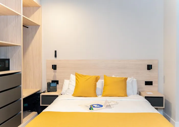 Dorm4you Arena 2 Aparthotel Valencia