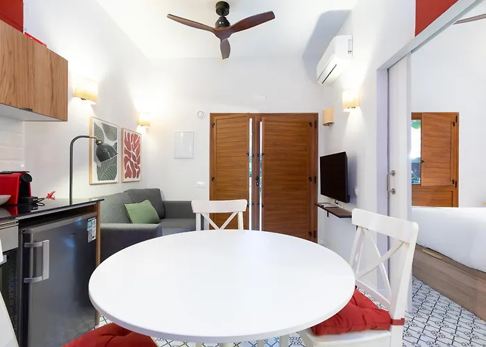 The Little Village * Valencia