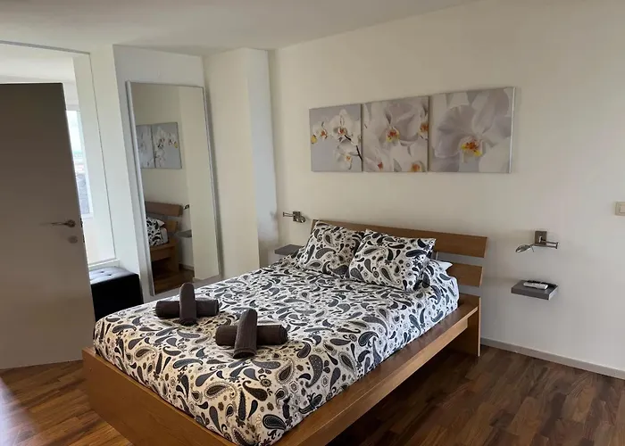 Appartement Spacious In With Sea View - 160 Sqm *