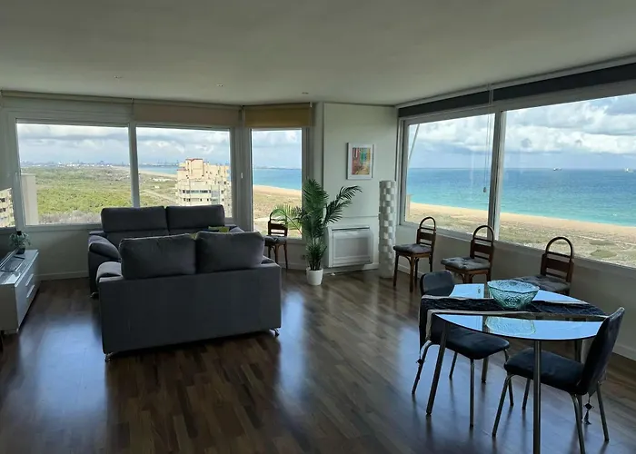 Spacious In With Sea View - 160 Sqm
