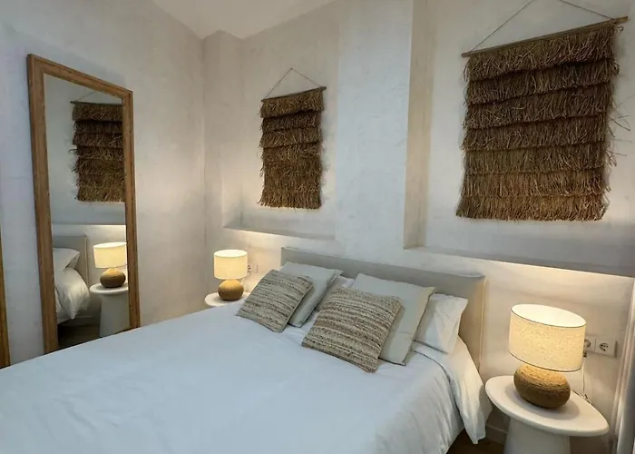 Anelsa Serranos 3 Apartment