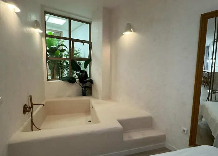 Anelsa Serranos 3 Apartment *