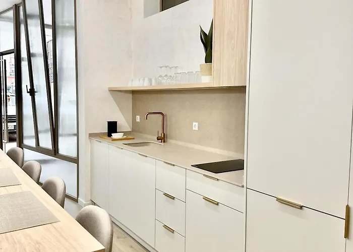 Anelsa Serranos 3 Apartment *