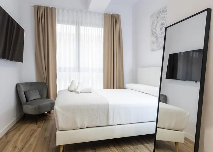 Lola By Concept Flats Aparthotel Valenza