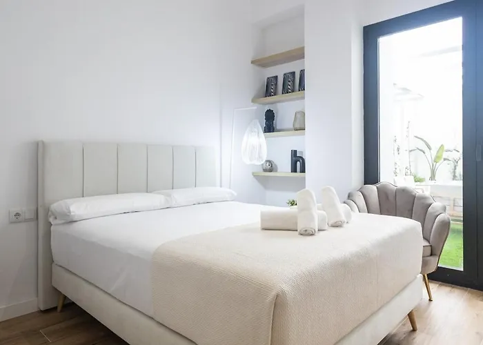 Aparthotel Lola By Concept Flats Valenza