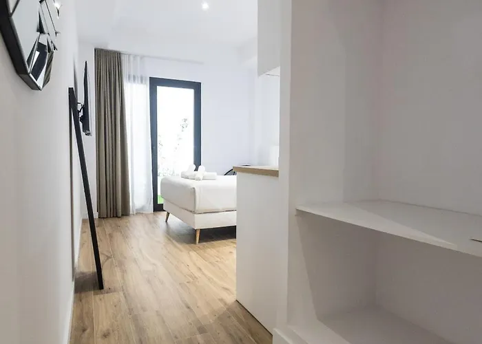 Lola By Concept Flats Valenza