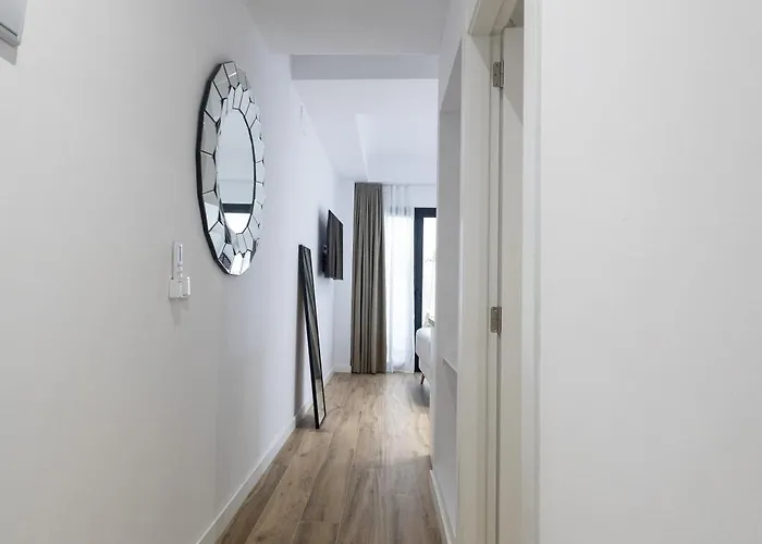 Lola By Concept Flats Aparthotel Valenza