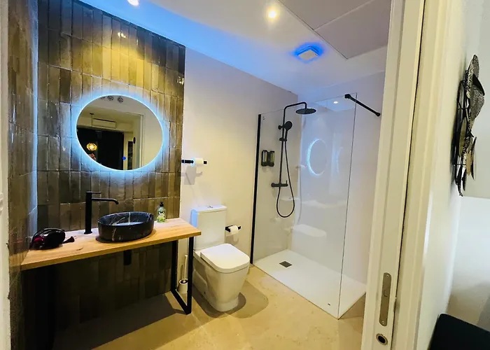 Appartamento Con Entrada Independiente A Pocos Pasos De La Ciudad De Artes Y Ciencias Y El Oceanogràfic A Solo 1 Minuto Caminando Del Jardín Del Turia