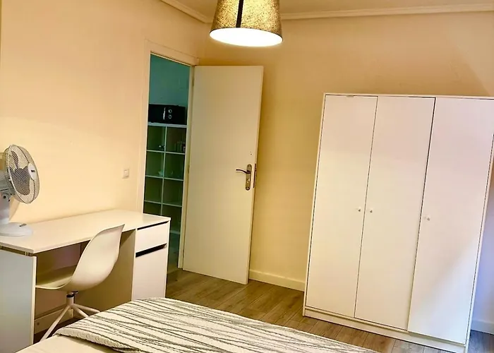 A 20 Minutos De La Playa Y 10 Minutos Del Puerto De Homestay szállás Valencia