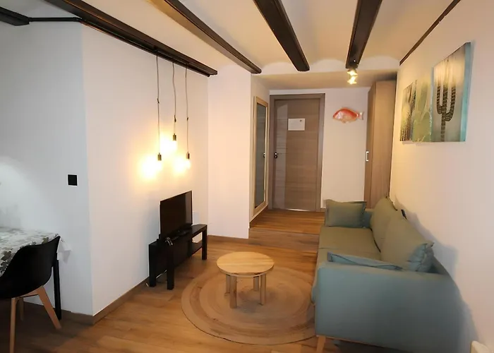 Increible Con Terraza Al Lado De Torres De Quart *