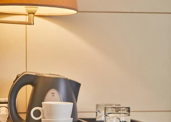 Hotel Silken Puerta 4*