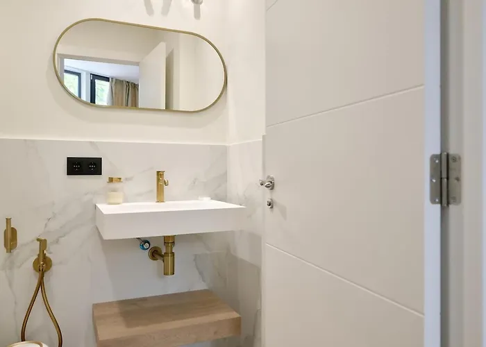 Romantic N2 Oceanografico Virkin * Valencia