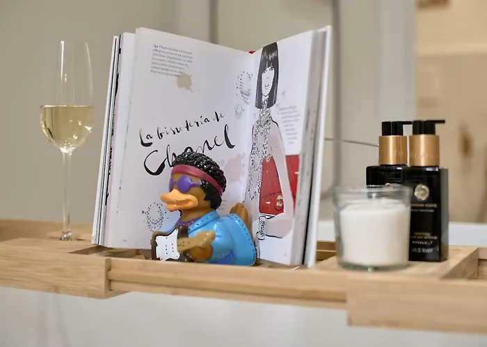 Romantic N2 Oceanografico Virkin * Valencia