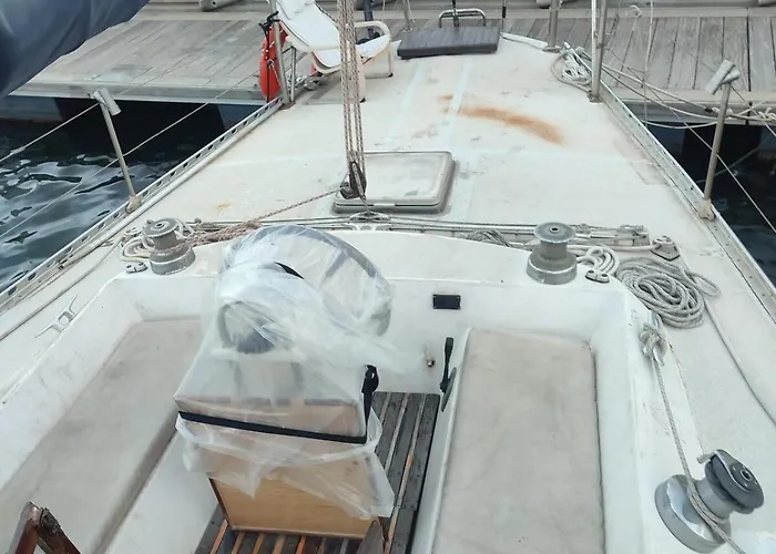 Romantic Sailboat 발렌시아