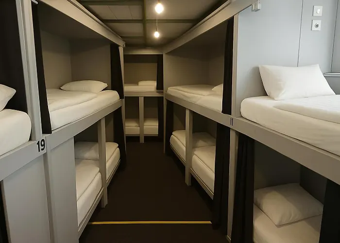 Nap V Отель Валенсия