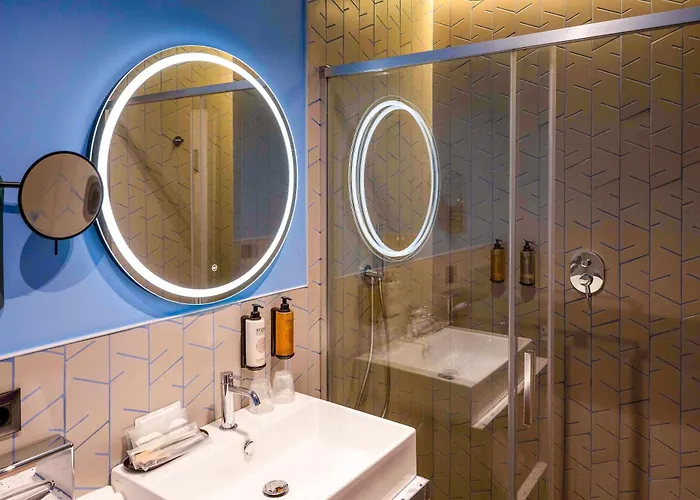 Pathos By Mimood Aparthotel 4*