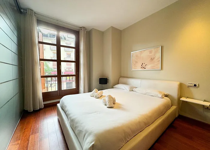 Bonito En Historica Plaza Del Tossal *