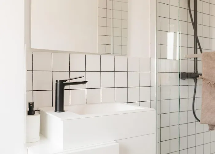 Penthouse With Terrace 2 Bedrooms 2 Bathrooms *