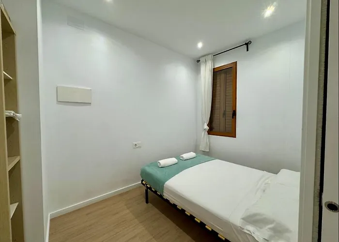 Reino Vlc - Centrico Y Amplio Piso * 발렌시아