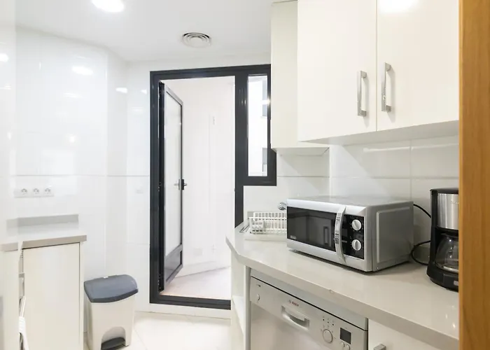 Con Vistas Al Mar, Piscina Y Pista De Paddle