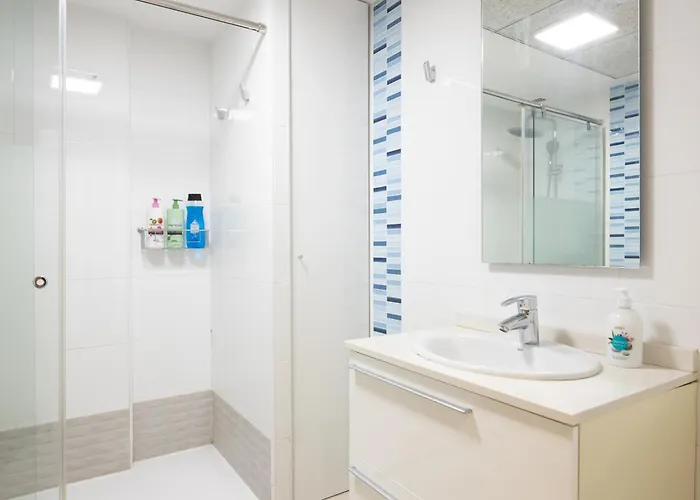 Con Vistas Al Mar, Piscina Y Pista De Paddle