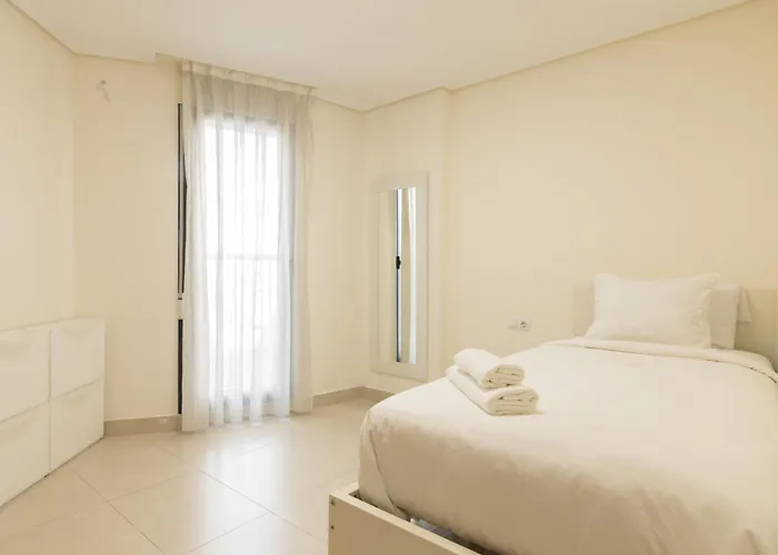 Con Vistas Al Mar, Piscina Y Pista De Paddle * 발렌시아