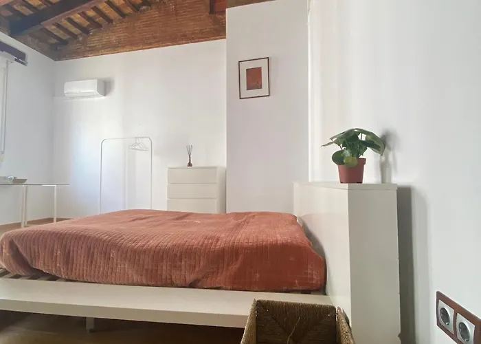 Bright, Charming,in The Historic Center