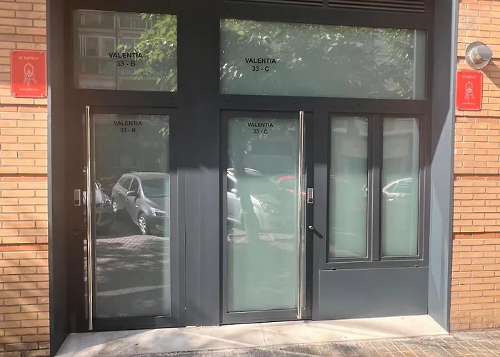 Valentia Modern And Comfortable Beachside Style