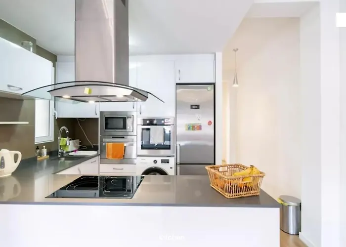 Casa Calma - Modern Apartment, Perfect Location - Need For A Great Time In