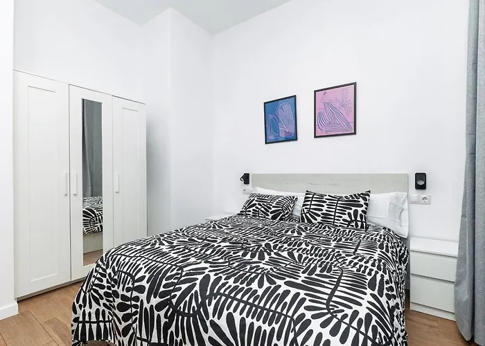 Quiet & Modern 아파트 *