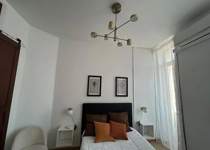 Apartahotel AmazINN Places Casa Calabuig Valencia Puerto - No Ascensor - 3*