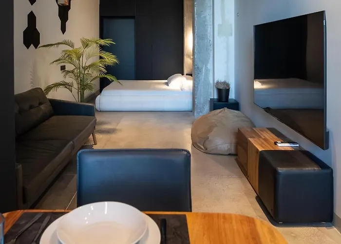 Crudo Un Loft Centrico De 50 M2 דירה