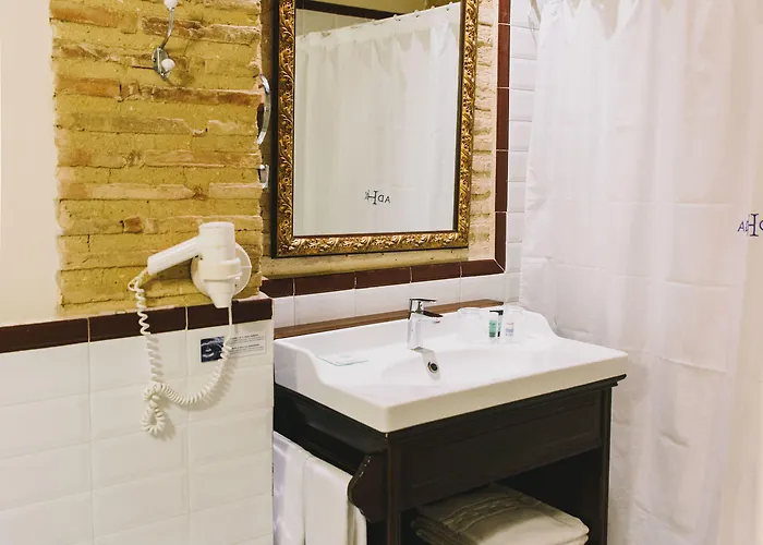 Ad Hoc Monumental 1881 Hotel 3*