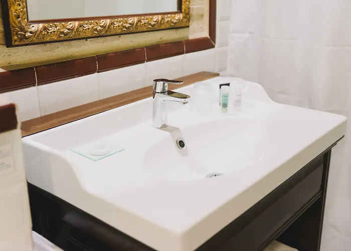 Ad Hoc Monumental 1881 Hotel 3*